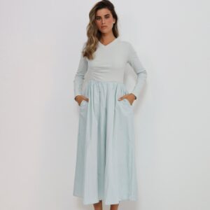 שמלת שובל אפור בהיר